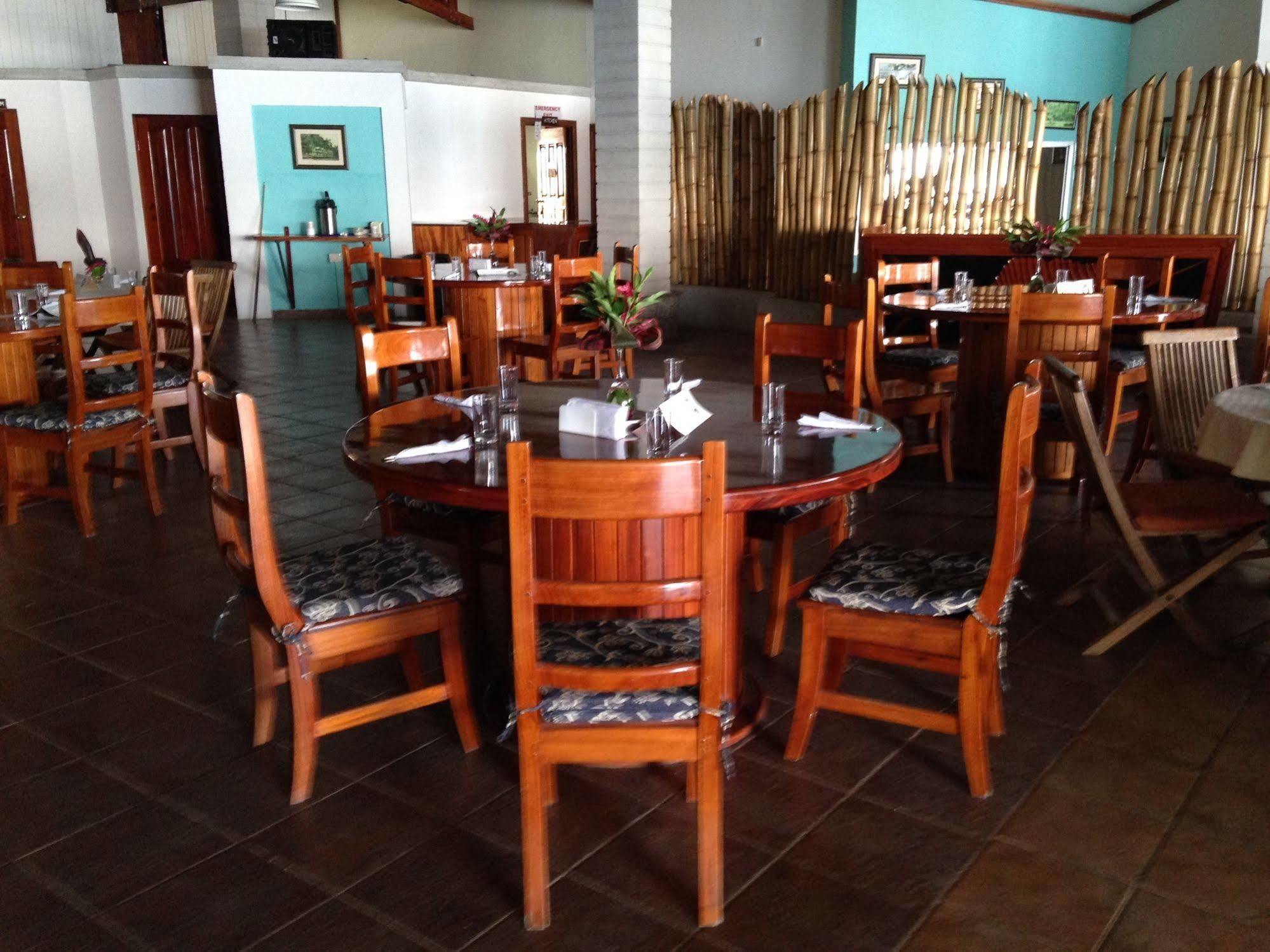 Fish Hook Marina Hotel Golfito Ngoại thất bức ảnh